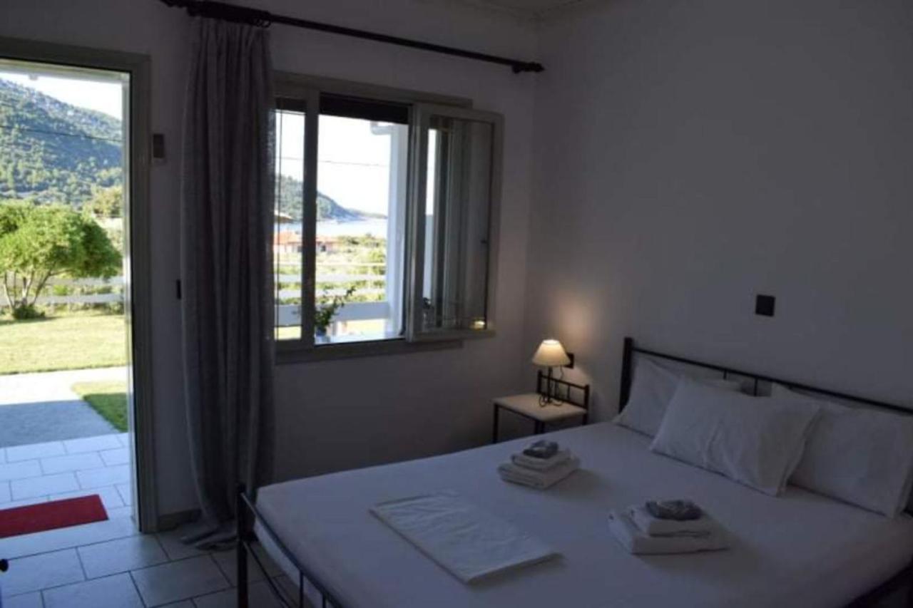 Aura Guest House Коинира Экстерьер фото